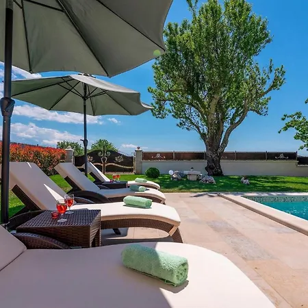 Rotonda Semesterbostad