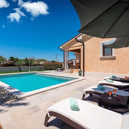 Rotonda Semesterbostad Poreč