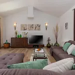 度假居 Rotonda