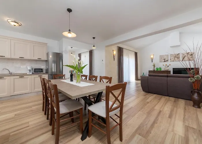 Rotonda Vikendica Porec